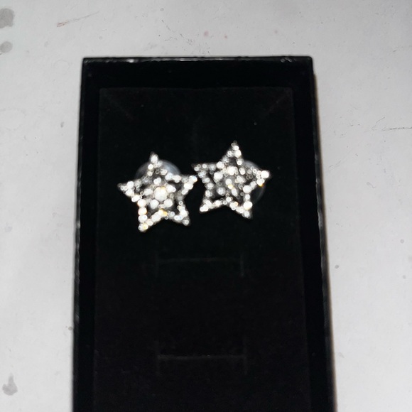 BRAND NEW SILVER DIAMOND STAR EARRINGS‼️ - Picture 6 of 17